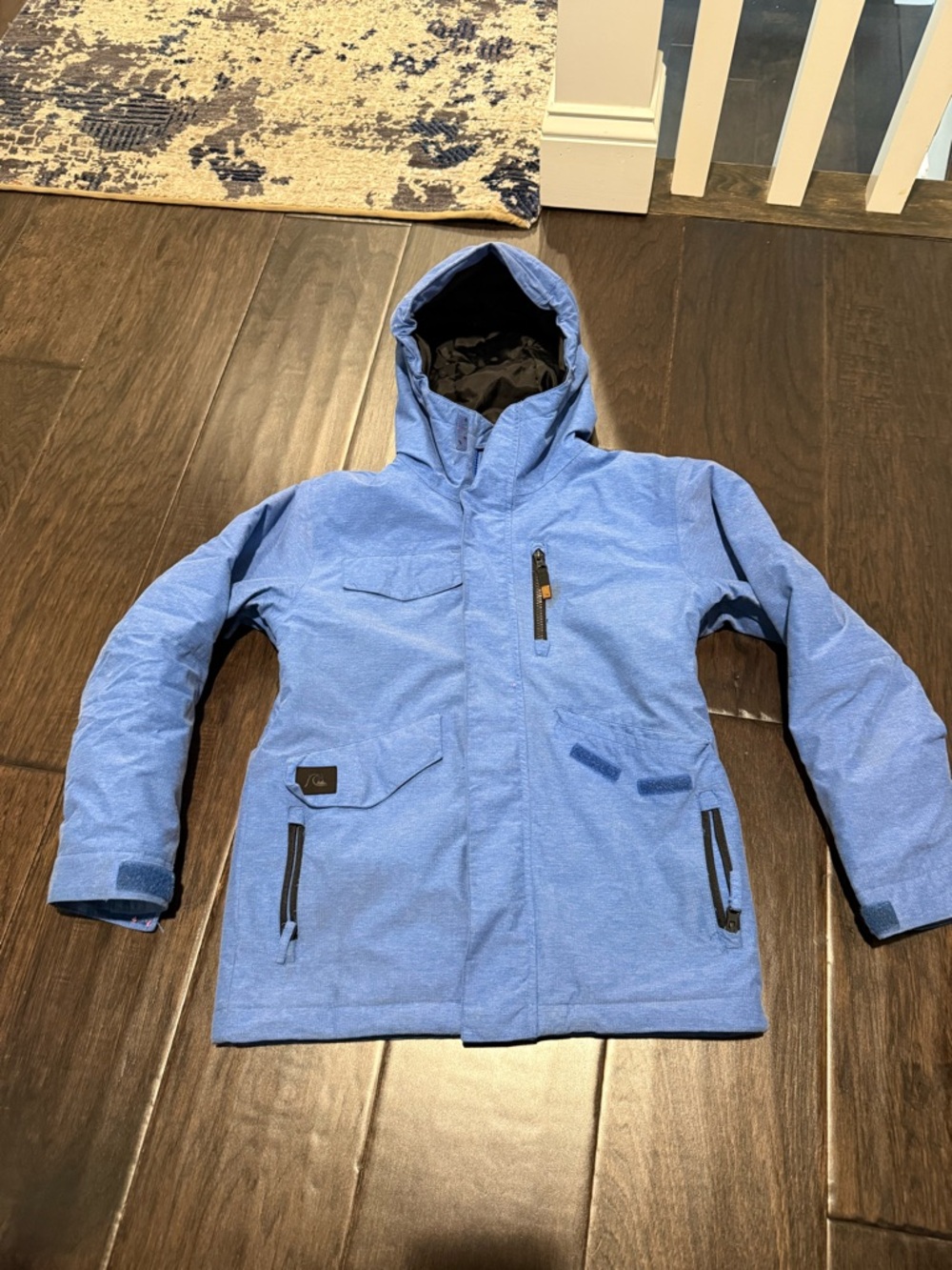 Quiksilver Black Jacket Interior with Blue Loop and Tan Tag